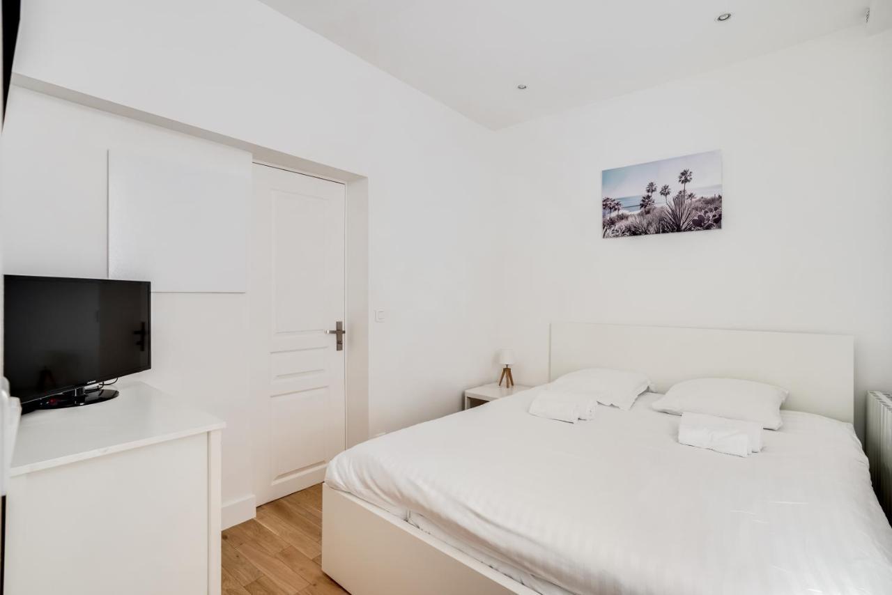 Apartment 3 People Close Eiffel Tower By Weekome Paris Extérieur photo